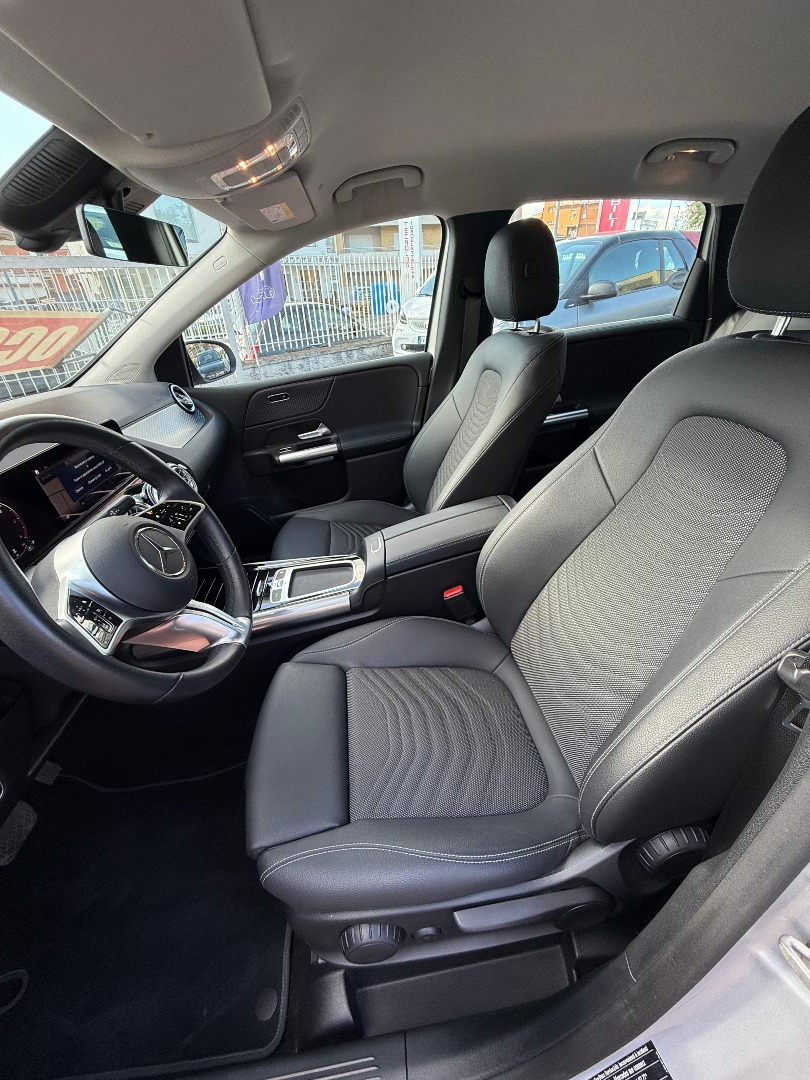 Immagine 3 - Mercedes-Benz B 180d All. AMG Line Premium **INTERNI IN PELLE**