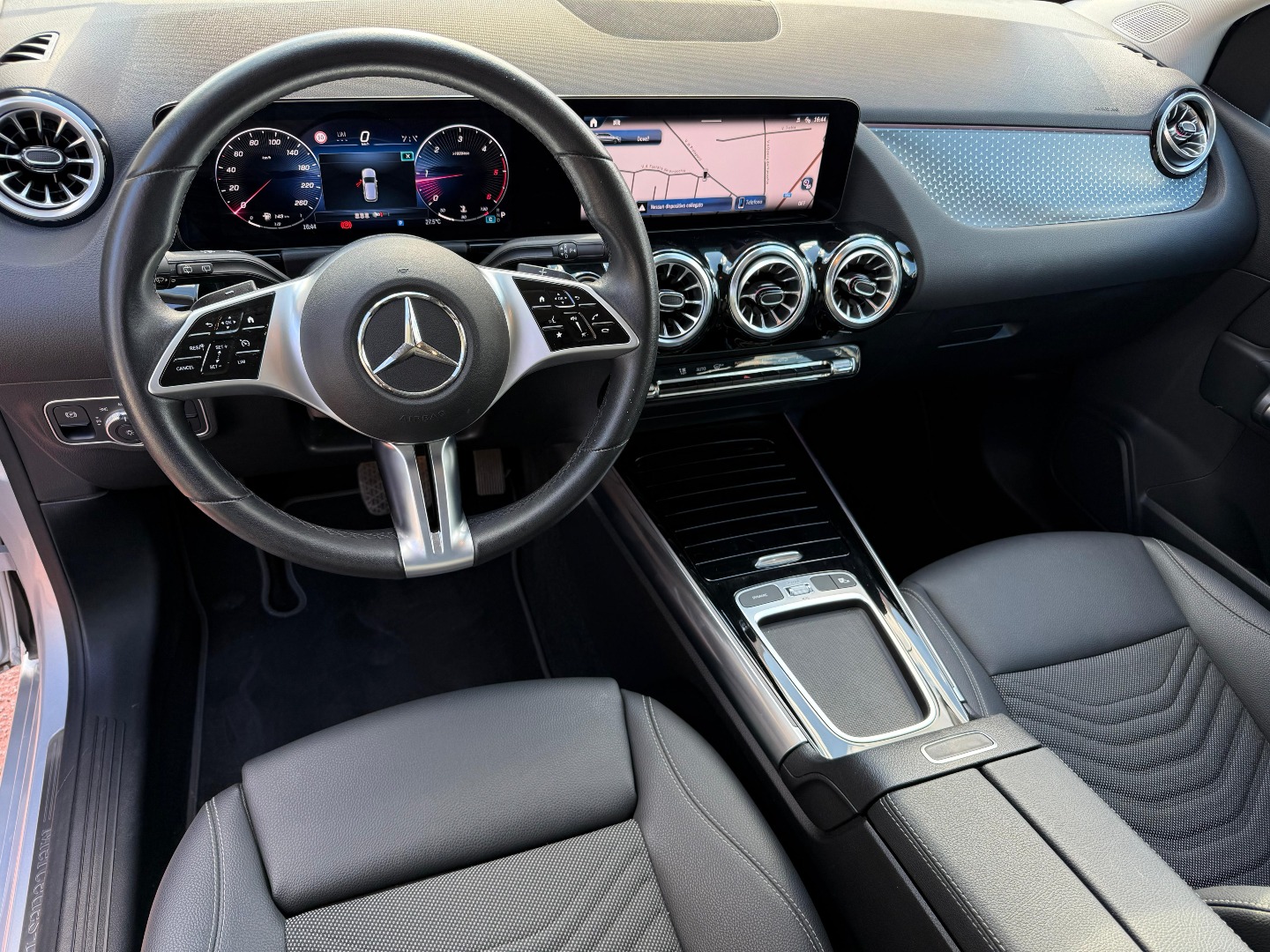 Immagine 5 - Mercedes-Benz B 180d All. AMG Line Premium **INTERNI IN PELLE**