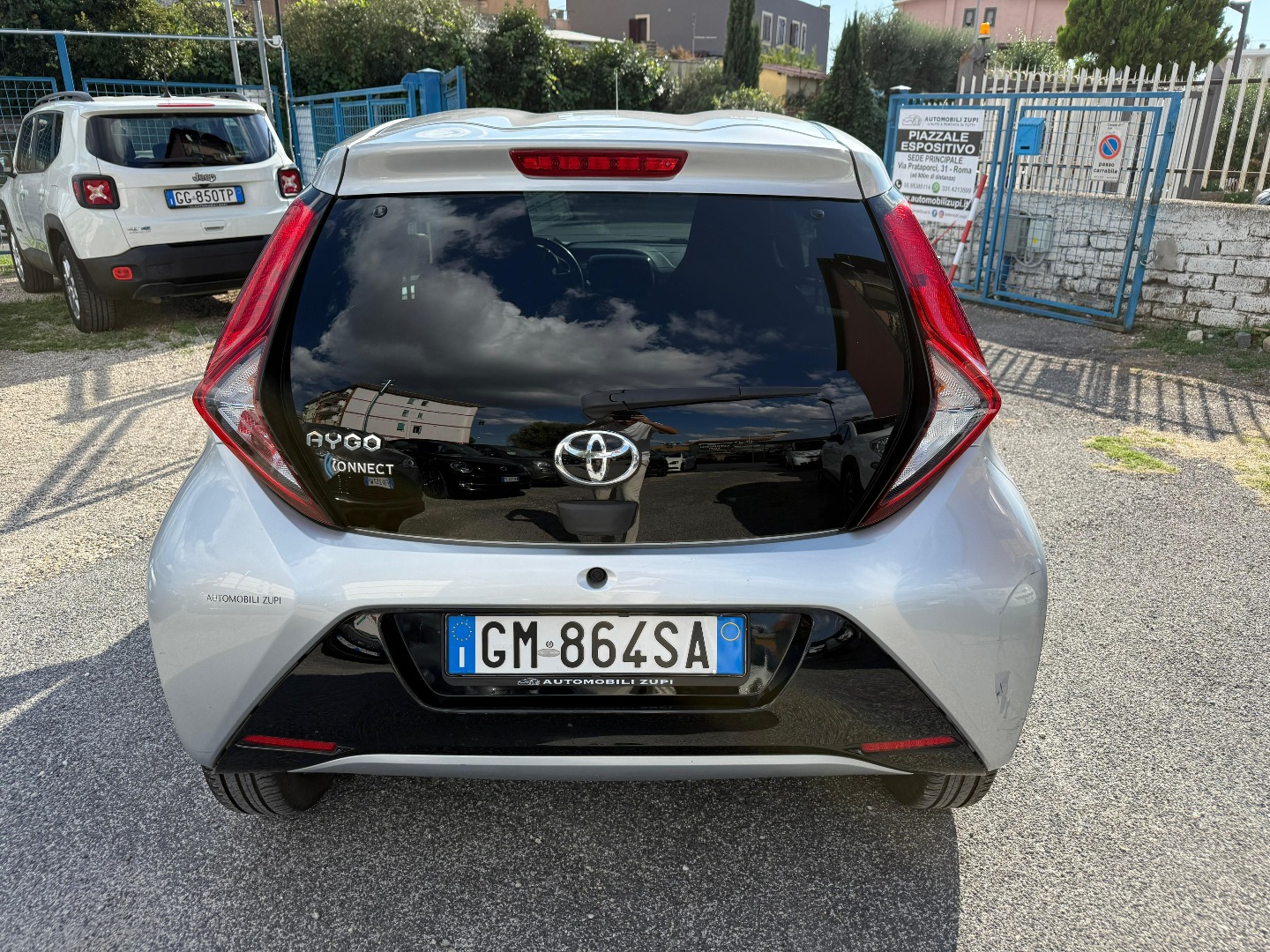 Immagine 2 - Toyota Aygo 1.0 **UNICO PROPRIETARIO/TAGLIANDI TOYOTA**