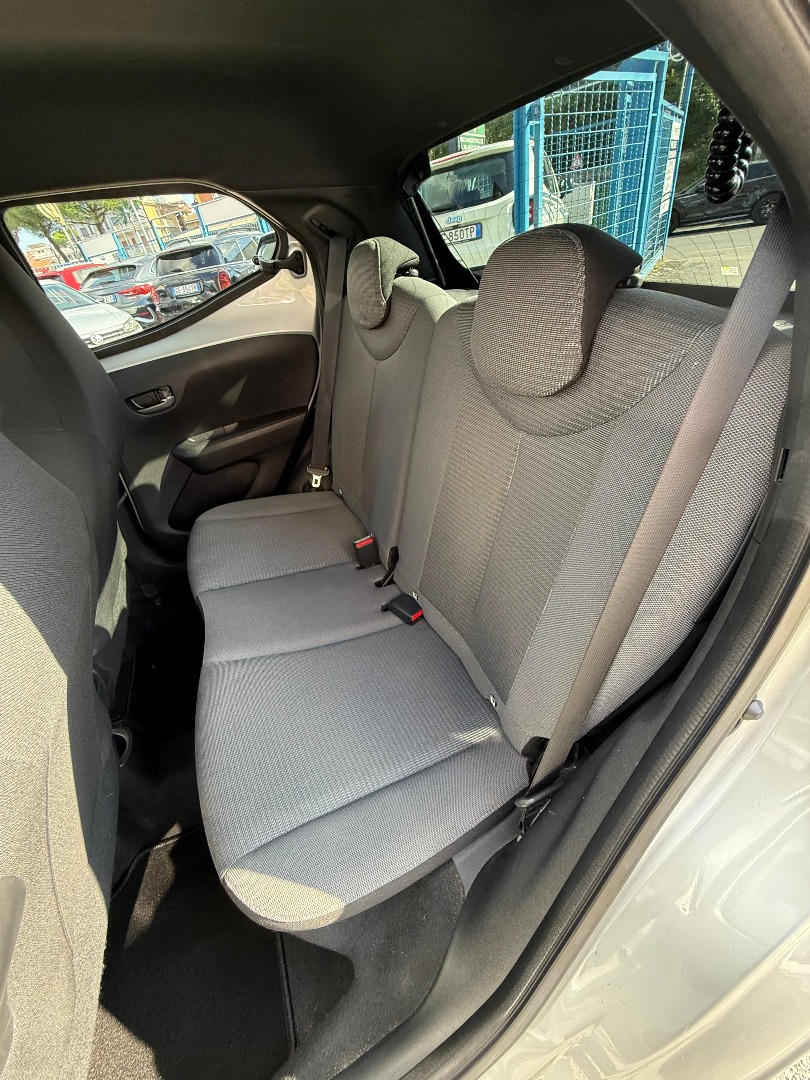 Immagine 2 - Toyota Aygo 1.0 **UNICO PROPRIETARIO/TAGLIANDI TOYOTA**