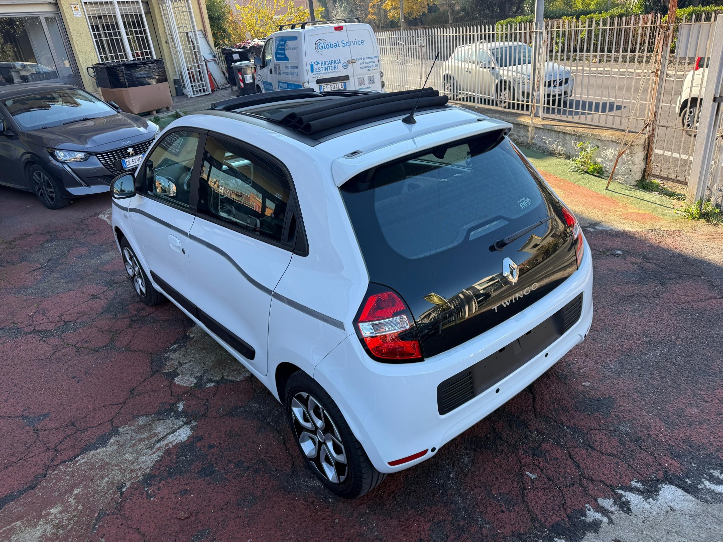 Immagine 5 - Renault Twingo 1.0 **Bassi Consumi, Ottima in Città**