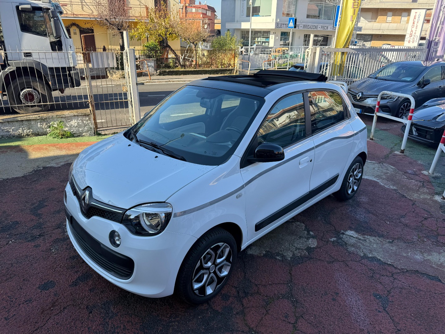Immagine 8 - Renault Twingo 1.0 **Bassi Consumi, Ottima in Città**