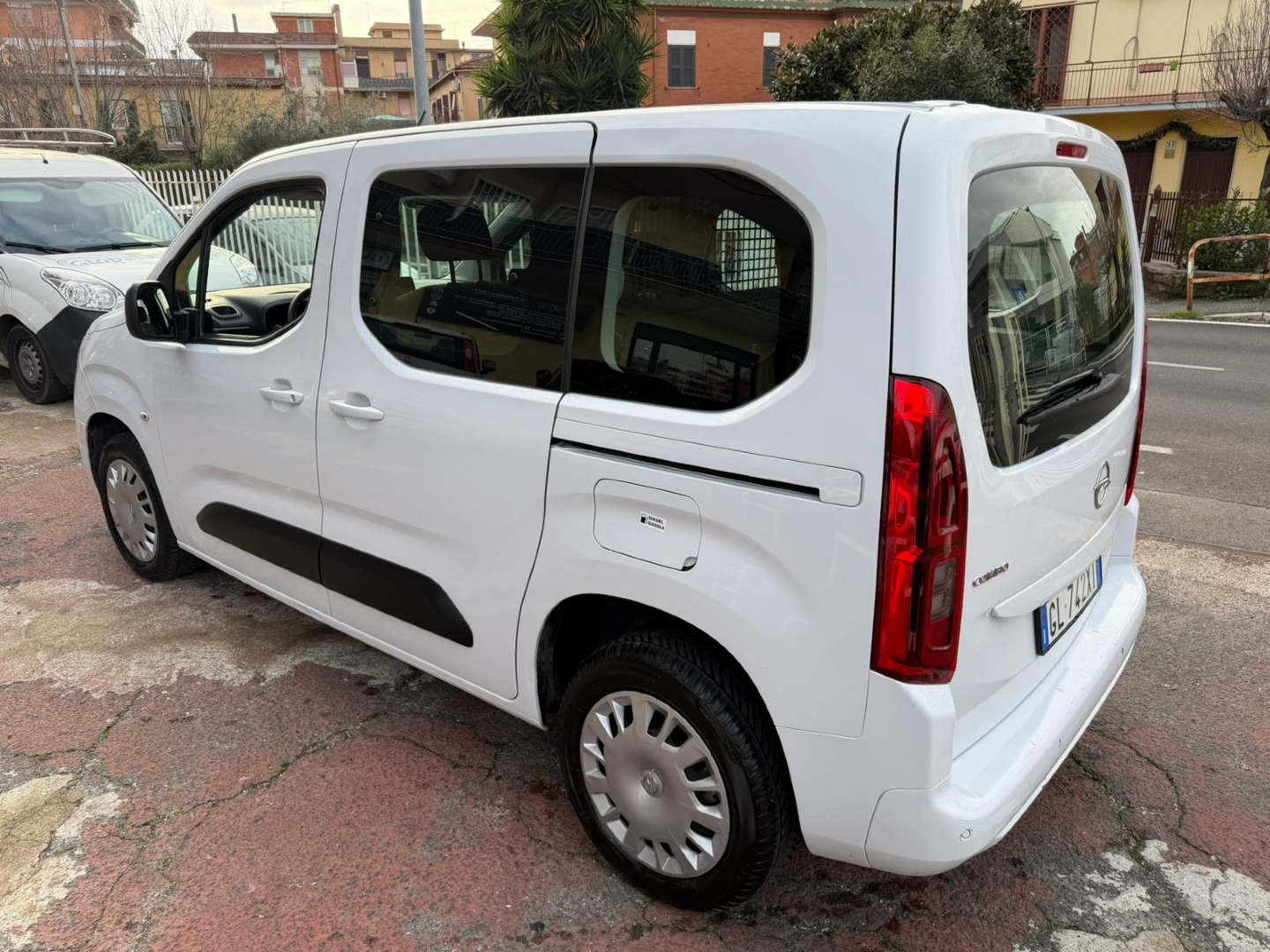 Immagine 8 - OPEL COMBO **DOPPIE PORTE LATERALI** + IVA
