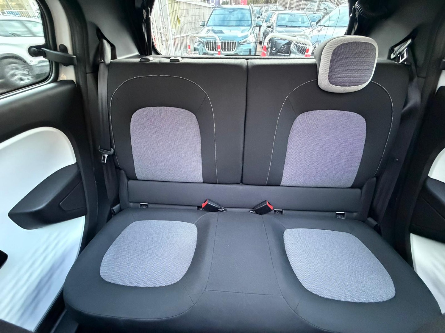 Immagine 2 - Renault Twingo 1.0 **Bassi Consumi, Ottima in Città**