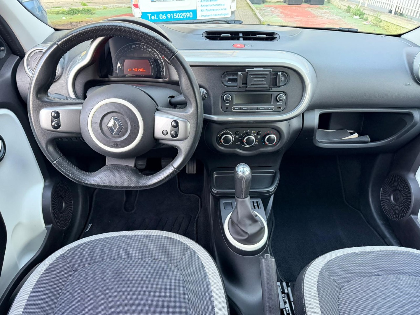 Immagine 2 - Renault Twingo 1.0 **Bassi Consumi, Ottima in Città**