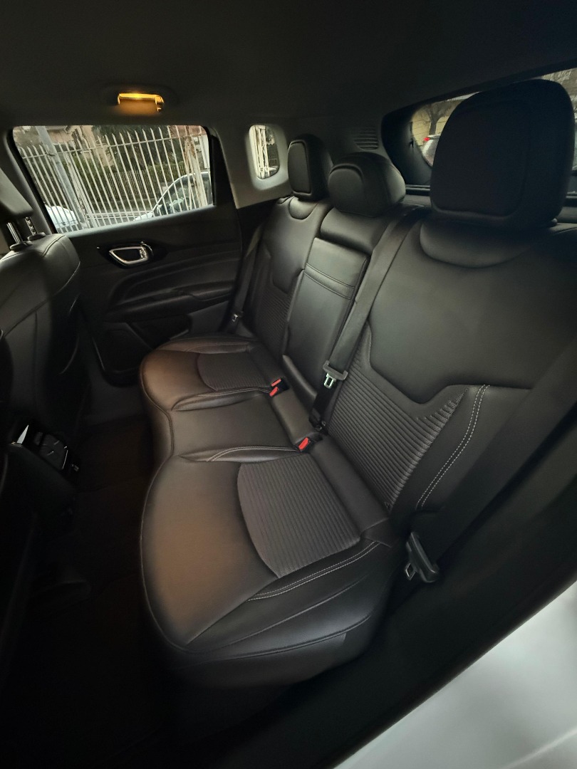 Immagine 2 - Jeep Compass 1.3 Phev Limited 4xe Pronta Consegna