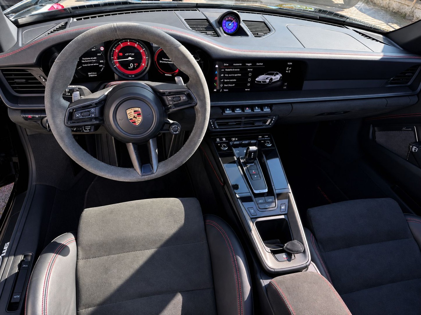 Immagine 2 - Porsche 992 Carrera 4 GTS Cabrio *GARANZIA PORSCHE APPROVED*