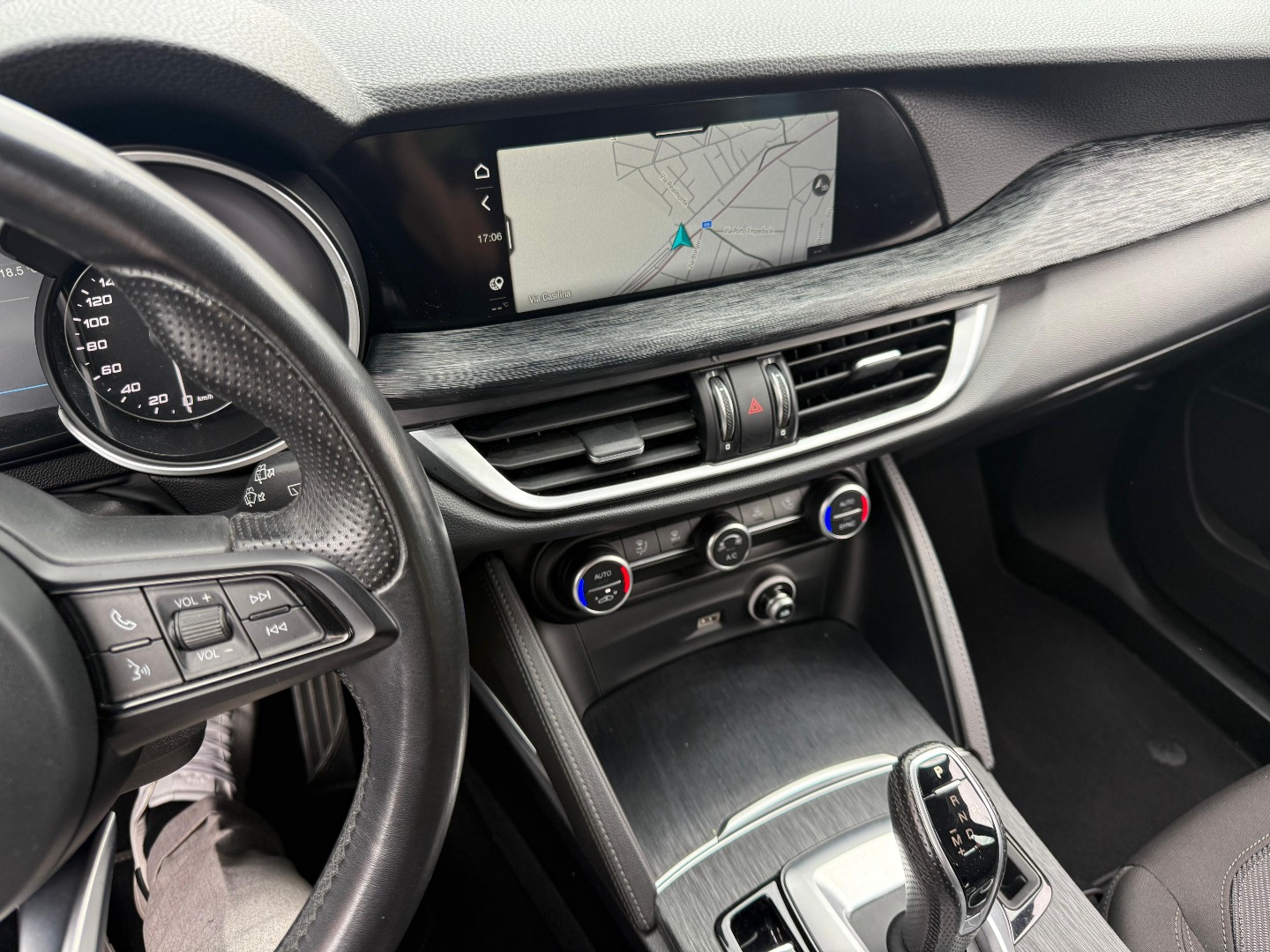 Immagine 2 - Alfa Romeo Stelvio 2.2 ALL. Super Business **IVA ESP**