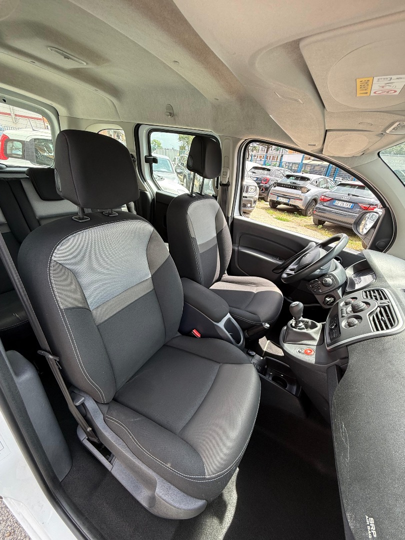 Immagine 5 - Renault Kangoo 5 POSTI 1.5 ALL. blue dci Life 95cv +IVA 22%