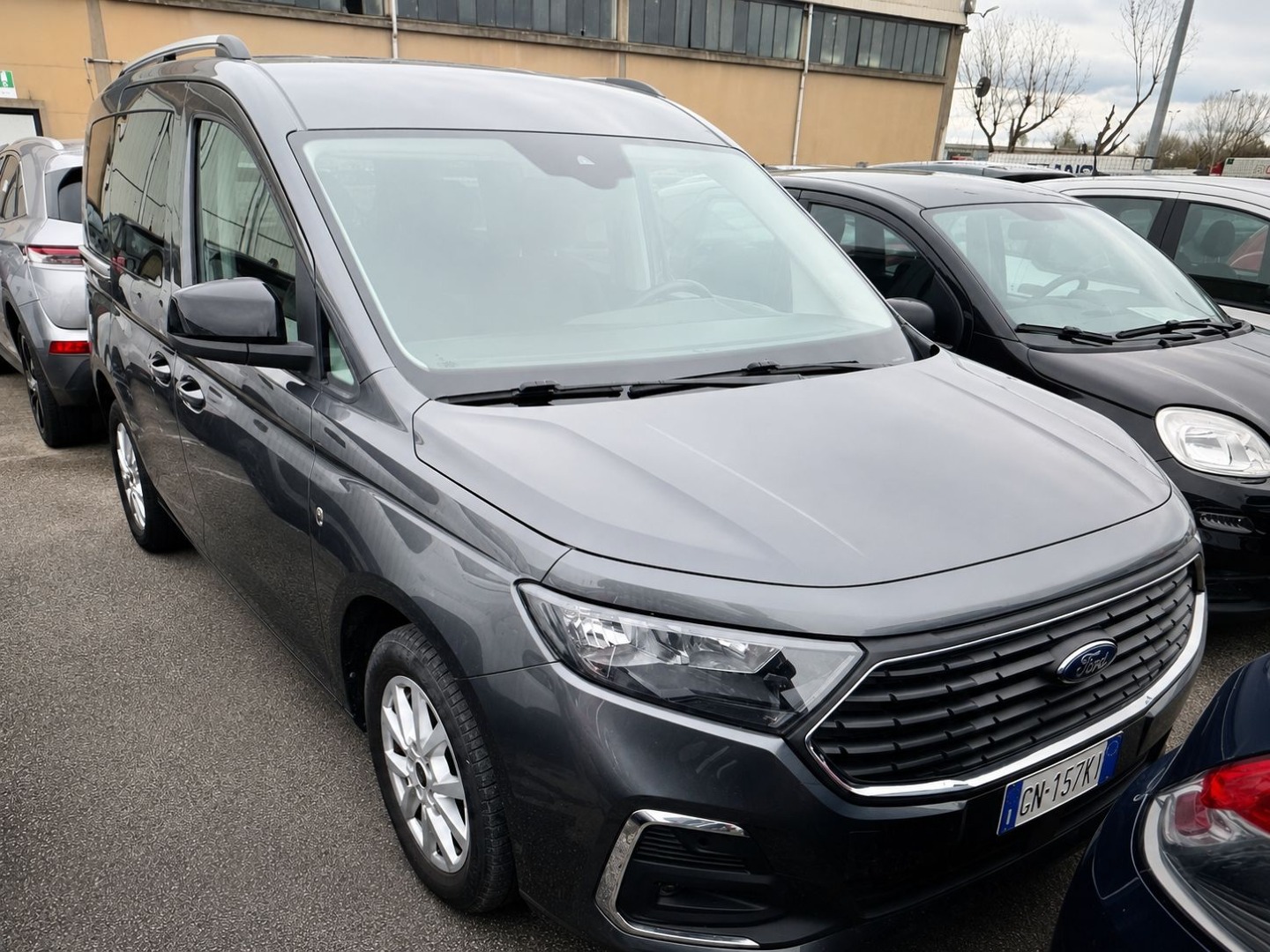 Immagine 2 - Ford Tourneo Connect 2.0 Ecoblue 122cv All.Titanium **AUTOMATICO** 7POSTI IVA ESPOSTA