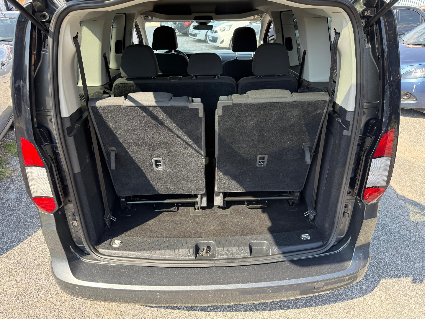 Immagine 5 - Ford Tourneo Connect 2.0 Ecoblue 122cv All.Titanium **AUTOMATICO** 7POSTI IVA ESPOSTA