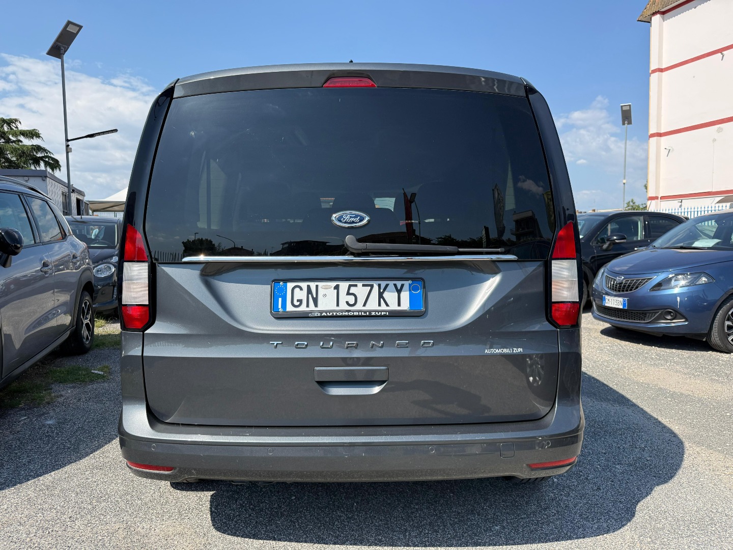 Immagine 1 - Ford Tourneo Connect 2.0 Ecoblue 122cv All.Titanium **AUTOMATICO** 7POSTI IVA ESPOSTA