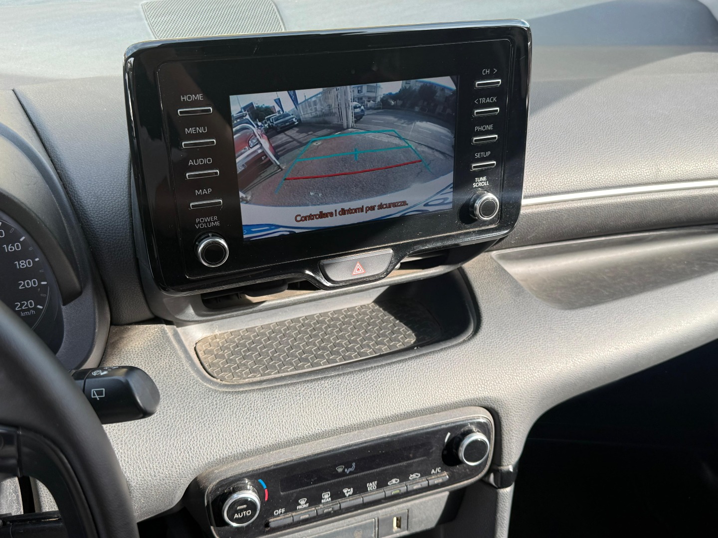 Immagine 4 - TOYOTA YARIS HYBRID **PRONTA CONSEGNA**