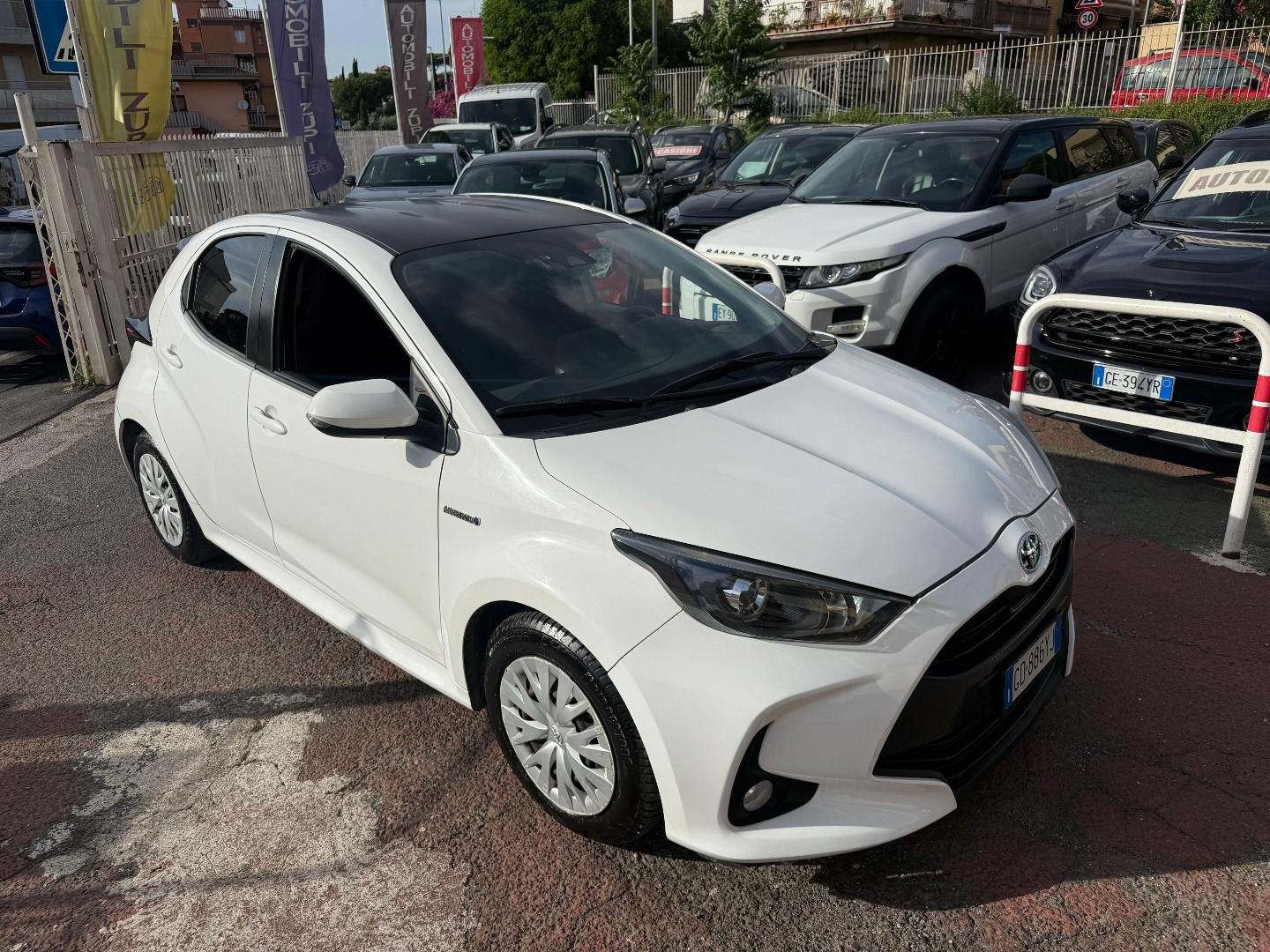 TOYOTA YARIS HYBRID **PRONTA CONSEGNA**