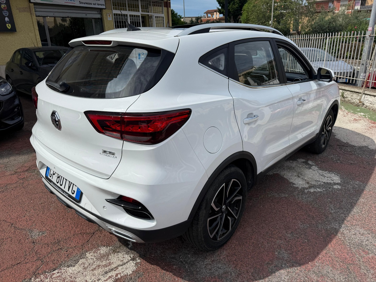 Immagine 6 - MG ZS 1.0 ALL. LUXURY **TETTO PANORAMICO** IVA ESP