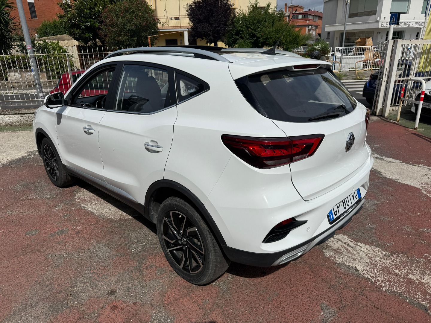 Immagine 10 - MG ZS 1.0 ALL. LUXURY **TETTO PANORAMICO** IVA ESP
