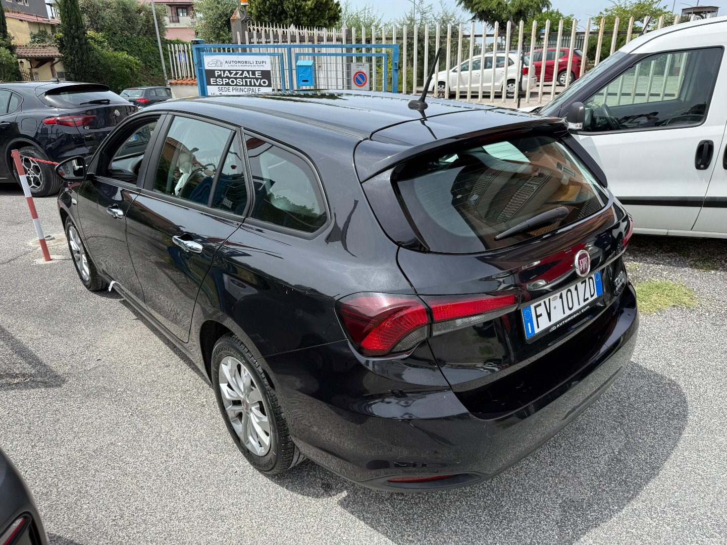 Immagine 1 - Fiat Tipo 1.3 mjt 95cv**STATION WAGON** IVA ESP