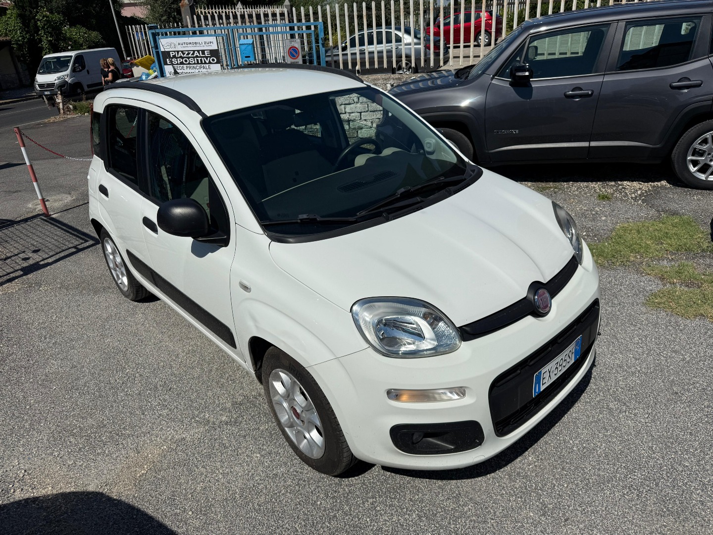 Immagine 4 - Fiat Panda 1.2 Lounge 69cv *UNICO PROPRIETARIO* Euro6