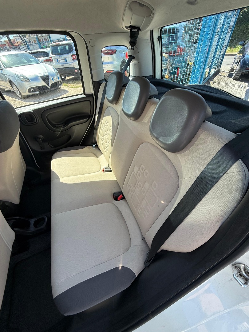 Immagine 7 - Fiat Panda 1.2 Lounge 69cv *UNICO PROPRIETARIO* Euro6
