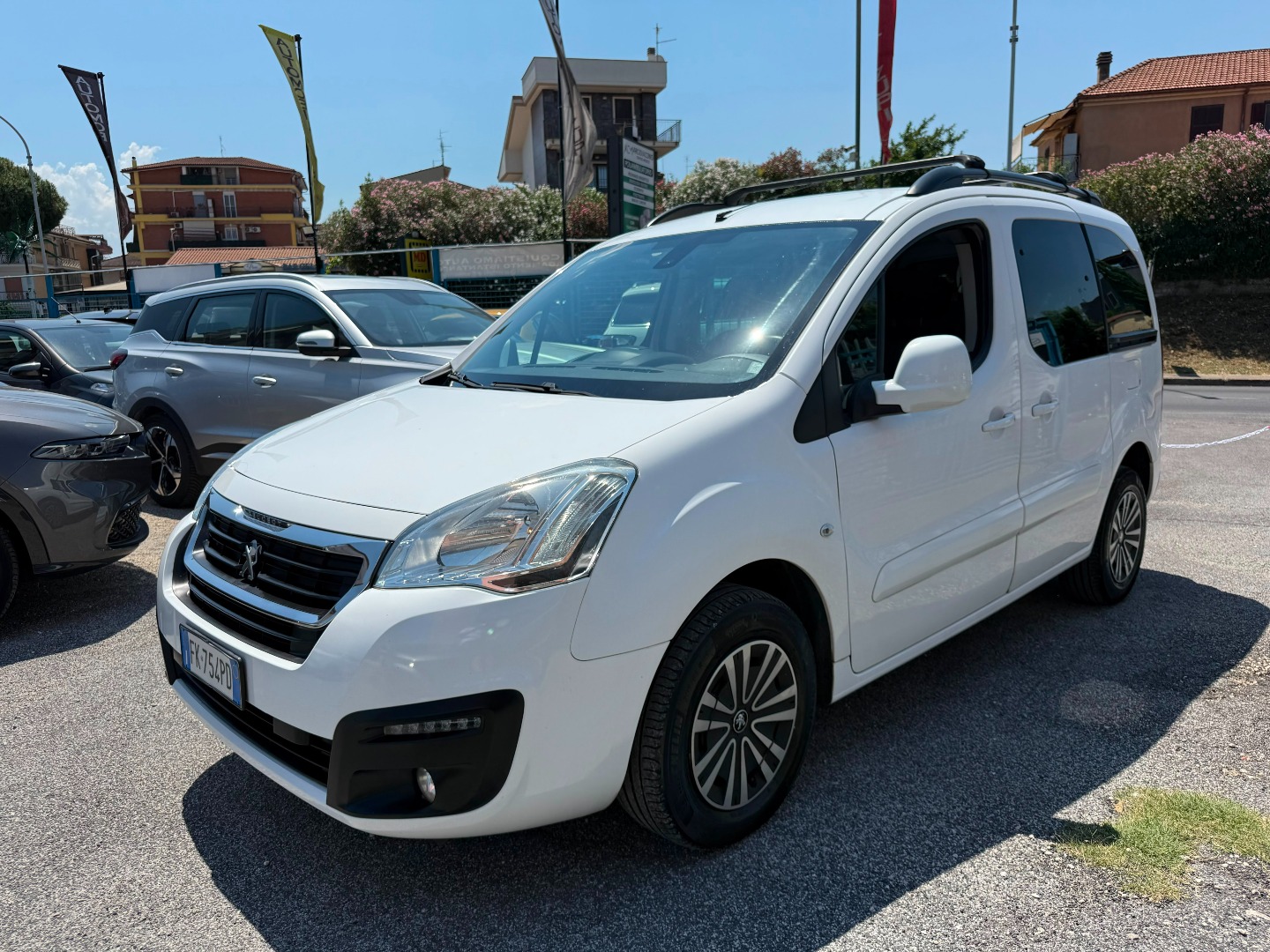 Immagine 1 - Peugeot Partner Tepee 1.6 bluehdi Active **4 GOMME NUOVE** IVA ESP