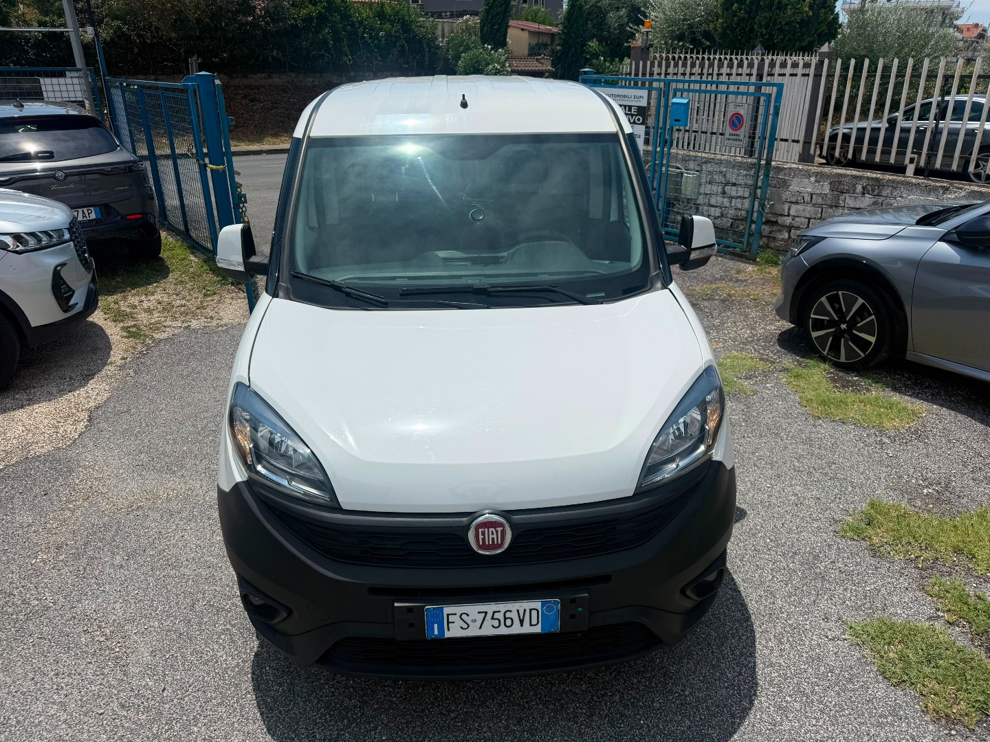 Immagine 1 - Fiat Doblo 3 POSTI 1.4 T-Jet 120cv metano **VETTURA ITALIANA**