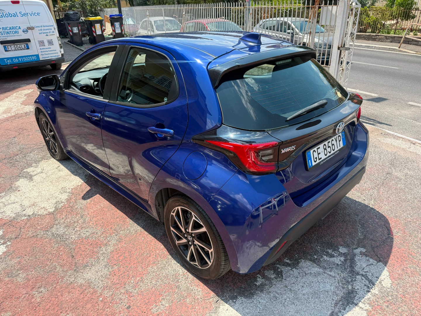 Immagine 7 - Toyota Yaris 1.5 Hybrid All. Lounge 92cv **PRONTA CONSEGNA**