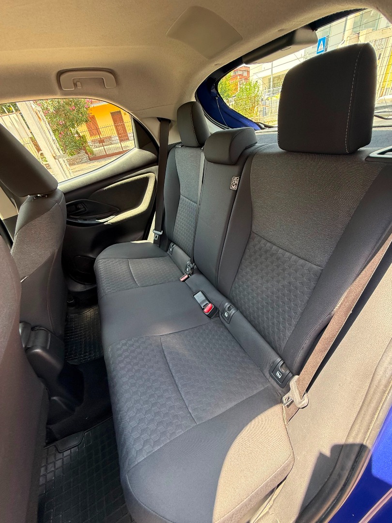 Immagine 1 - Toyota Yaris 1.5 Hybrid All. Lounge 92cv **PRONTA CONSEGNA**