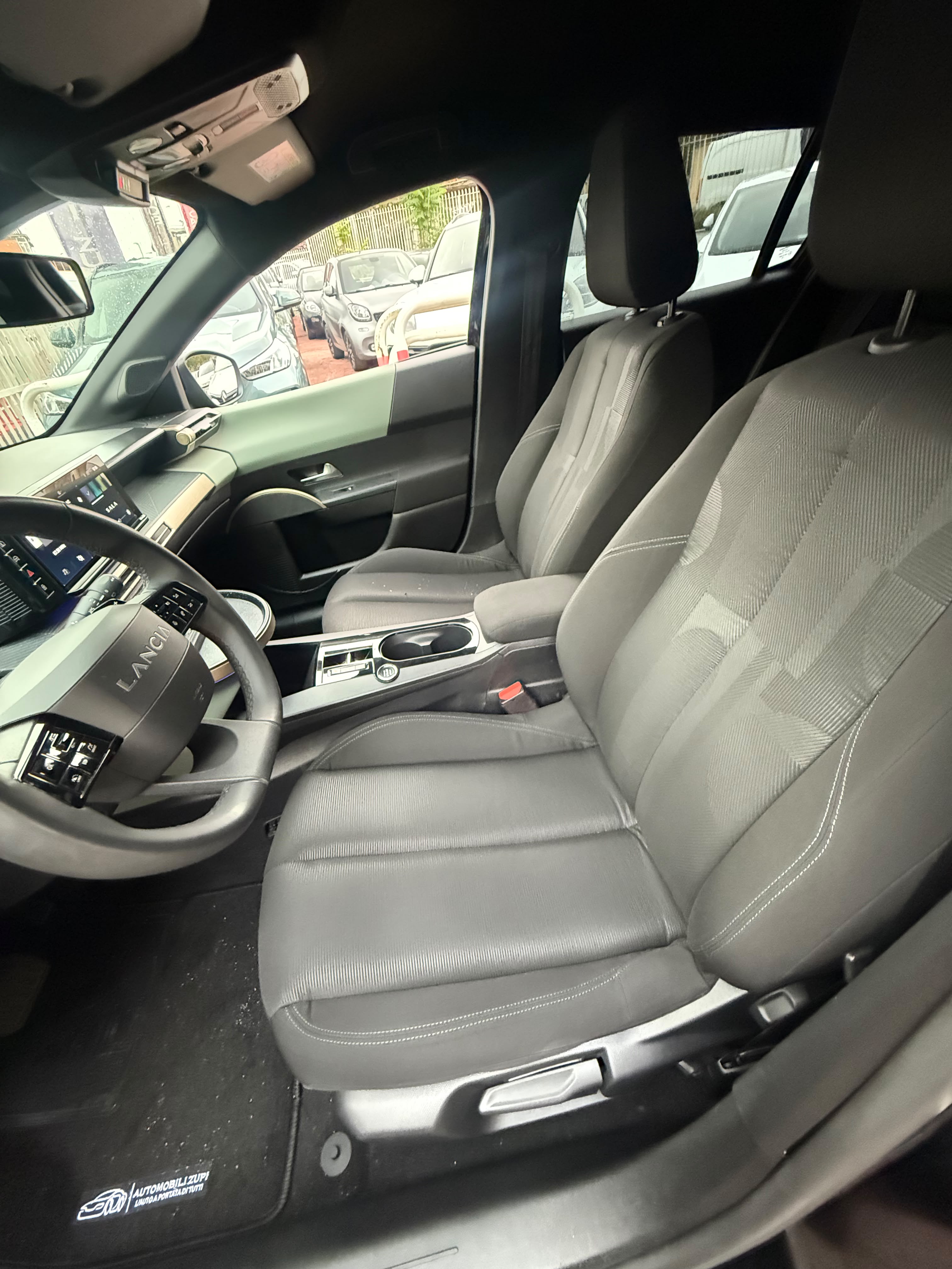 Immagine 2 - Lancia Ypsilon 1.2 mhev Automatica **40.000 KM**