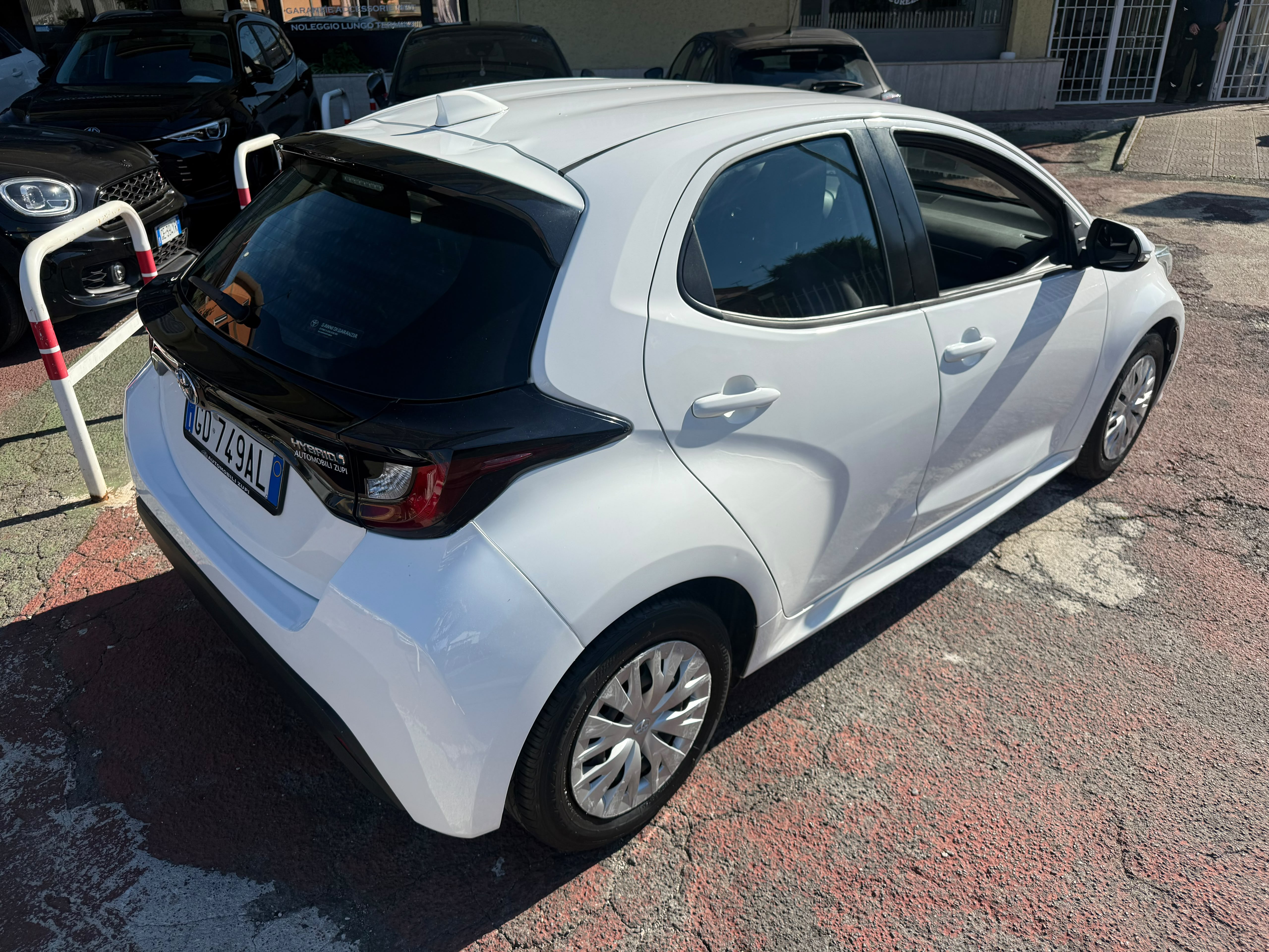 Immagine 1 - Toyota Yaris 1.5h 92cv ibrida