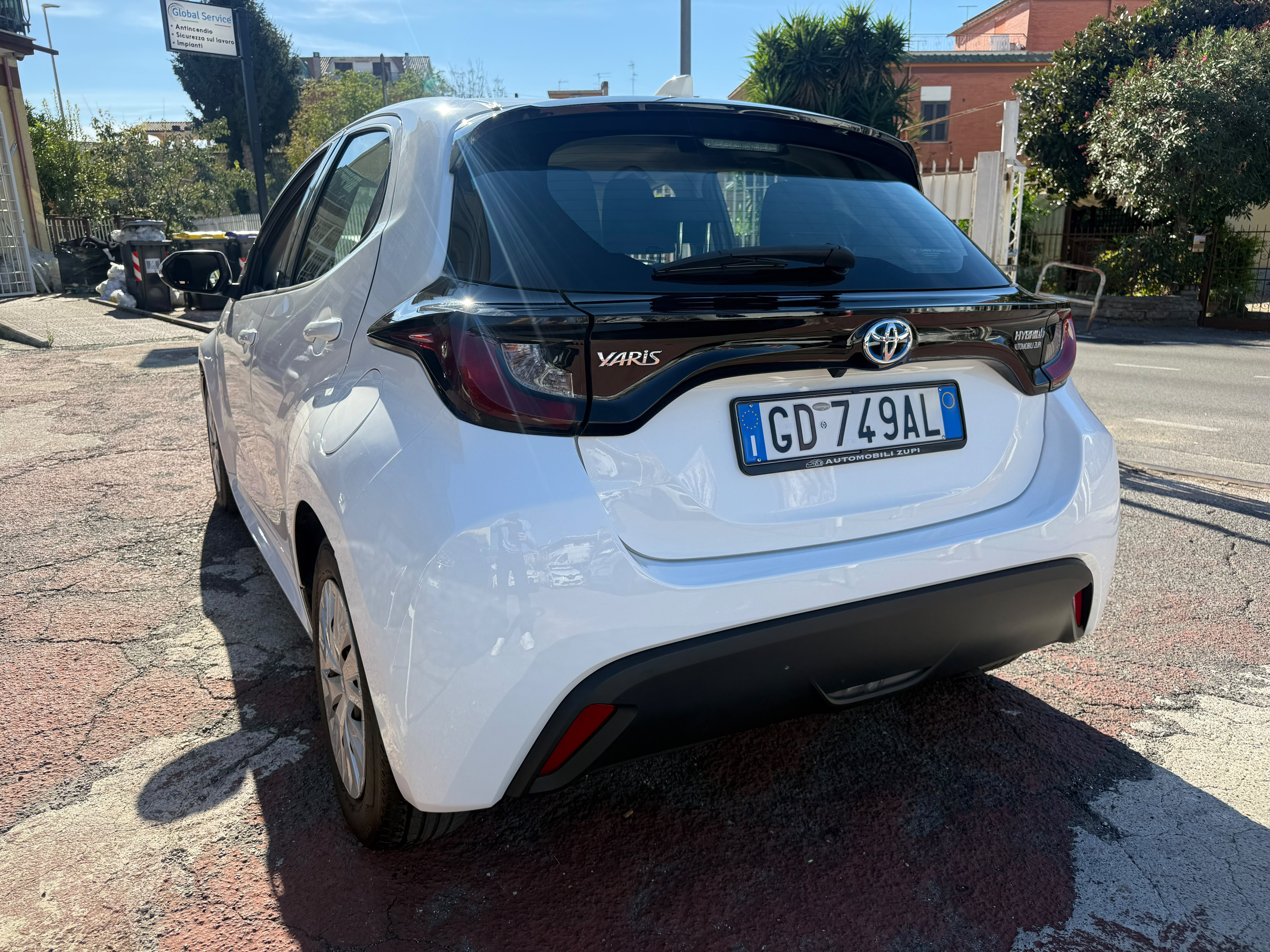 Immagine 3 - Toyota Yaris 1.5h 92cv ibrida