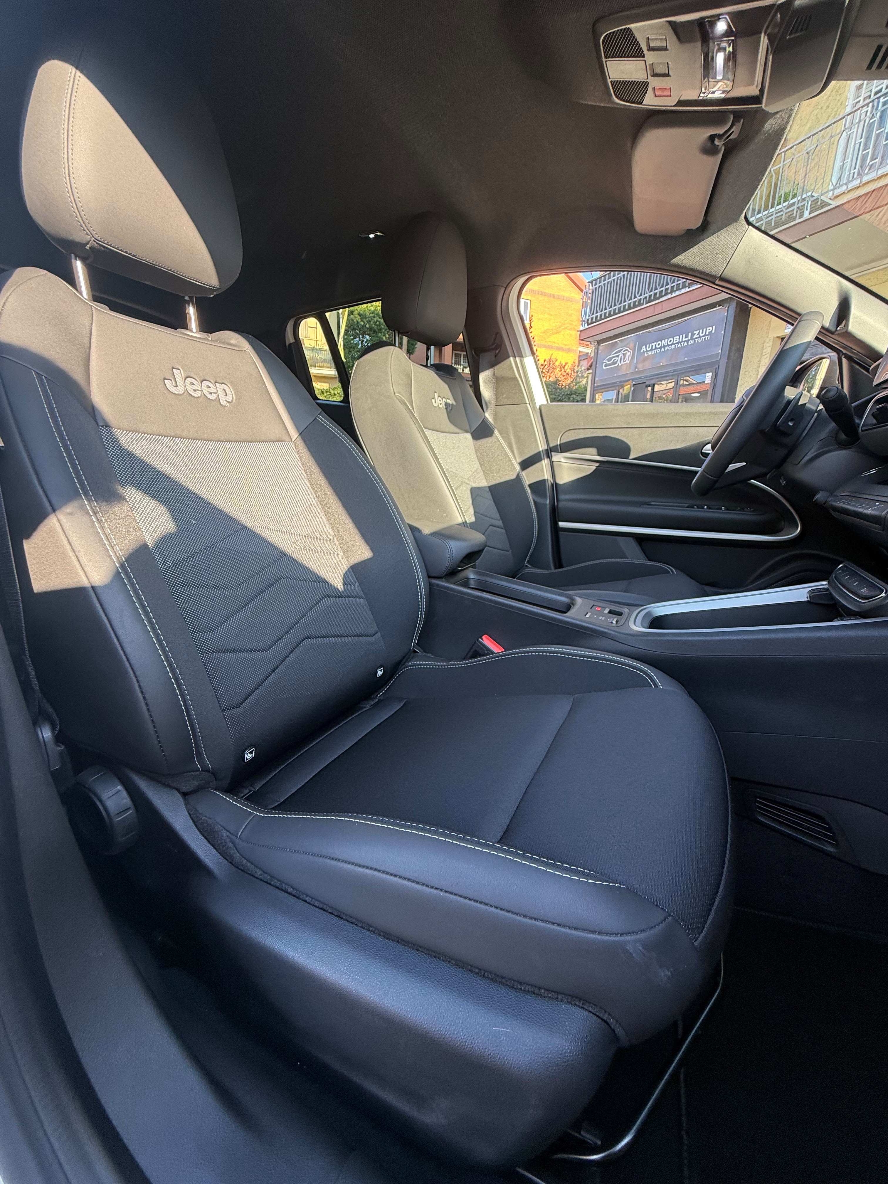 Immagine 1 - Jeep Avenger 1.2 turbo e-hybrid mhev Altitude