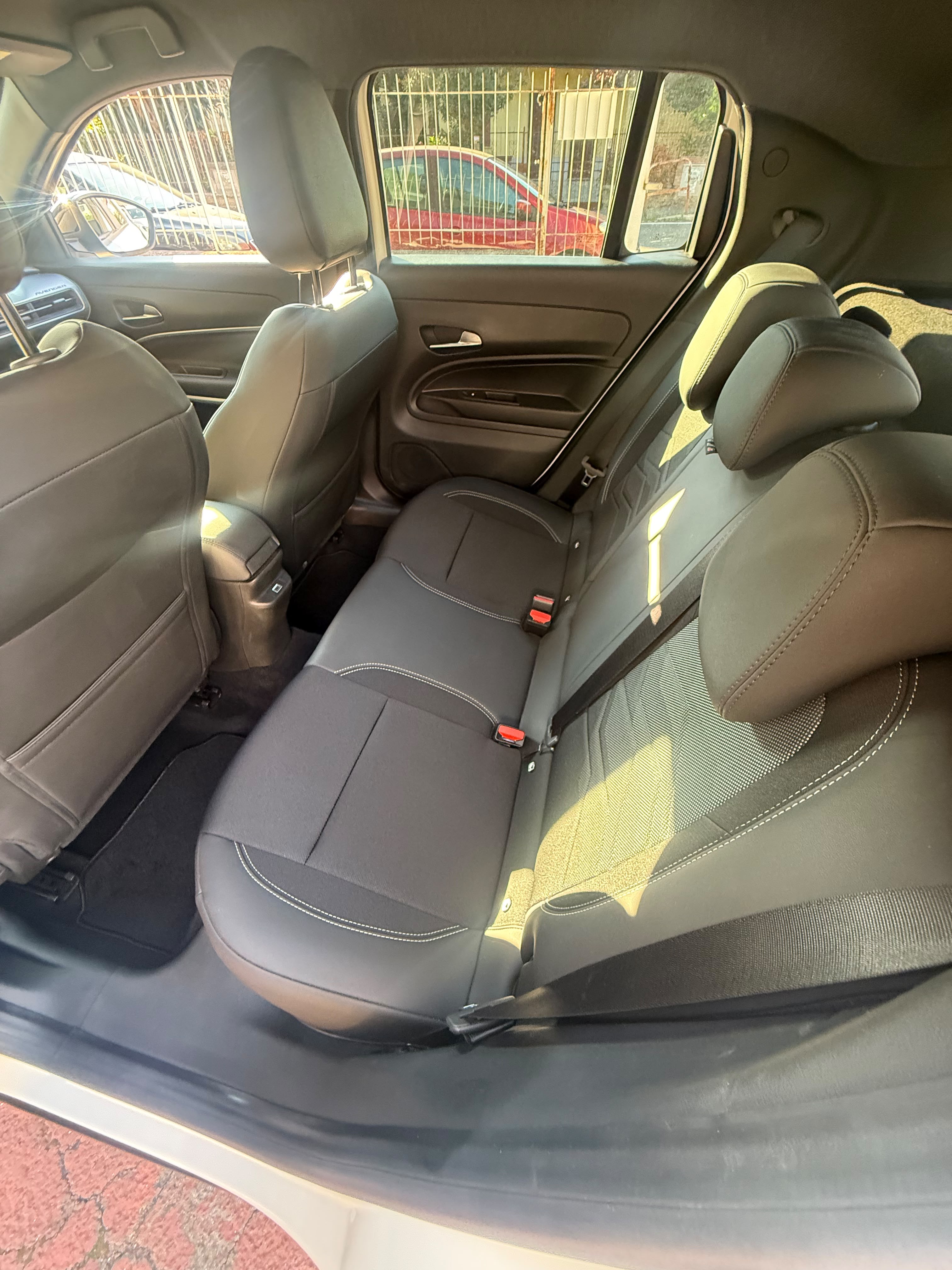 Immagine 5 - Jeep Avenger 1.2 turbo e-hybrid mhev Altitude