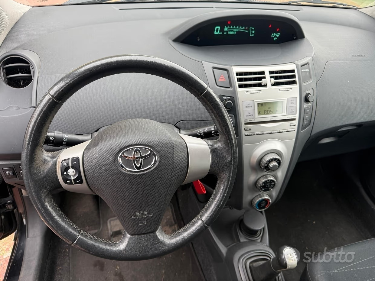 Immagine 6 - Toyota Yaris 87cv *IDEALE PER NEOPATENTATI