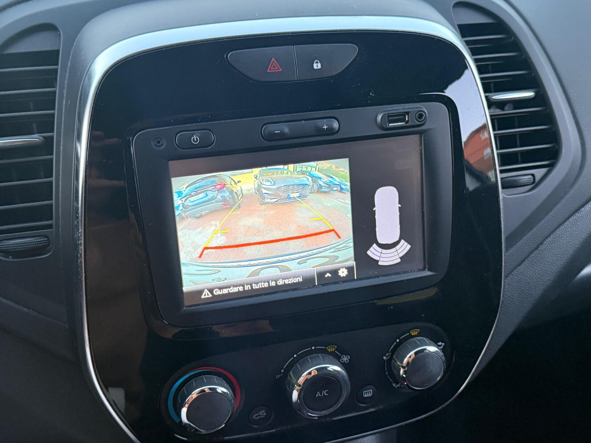 Immagine 10 - Renault Captur 90cv *UNICO PROPRIETARIO*