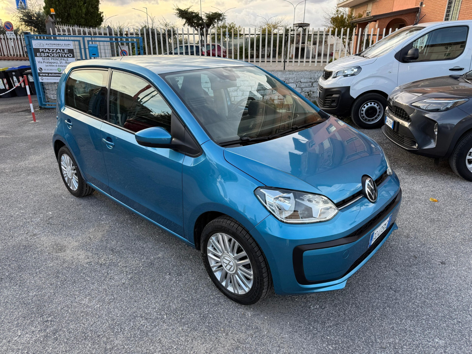 Volkswagen UP! 65cv **4 GOMME NUOVE**