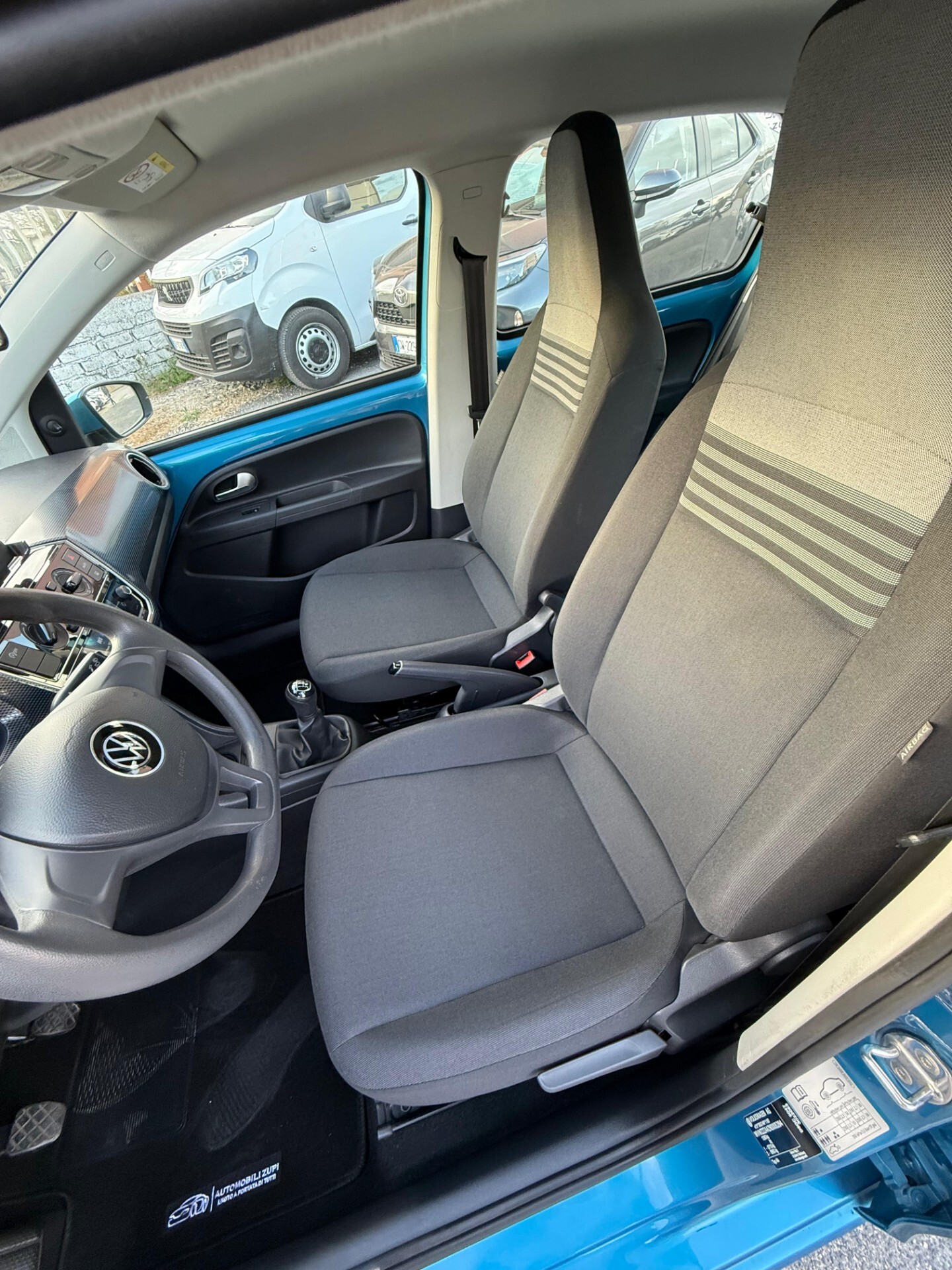 Immagine 8 - Volkswagen UP! 65cv **4 GOMME NUOVE**