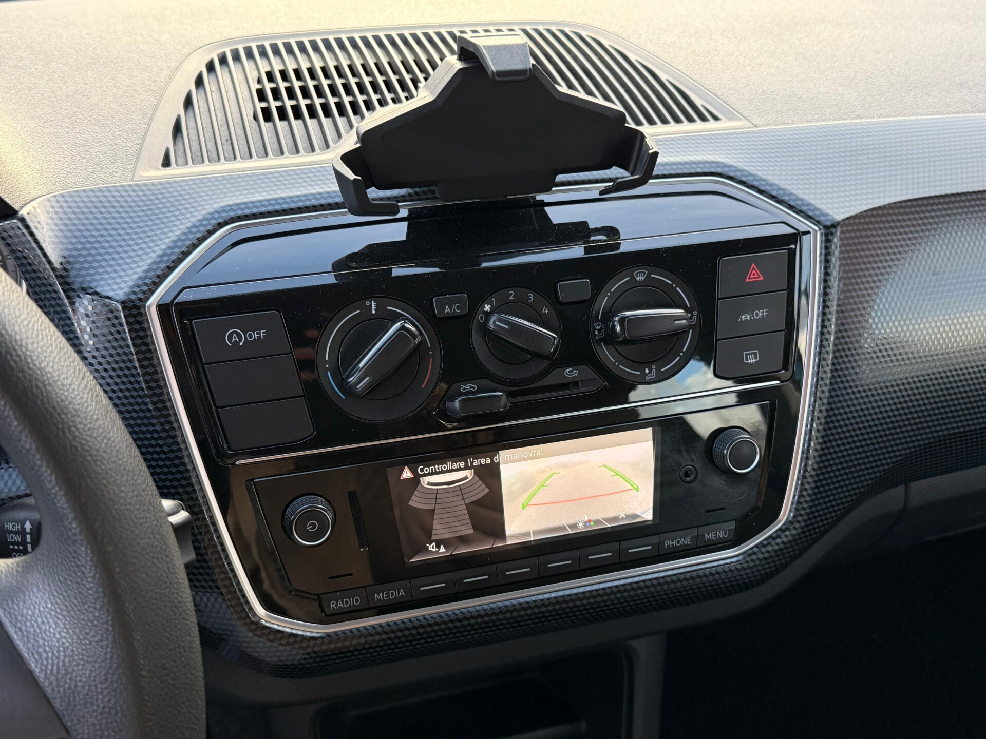 Immagine 9 - Volkswagen UP! 65cv **4 GOMME NUOVE**