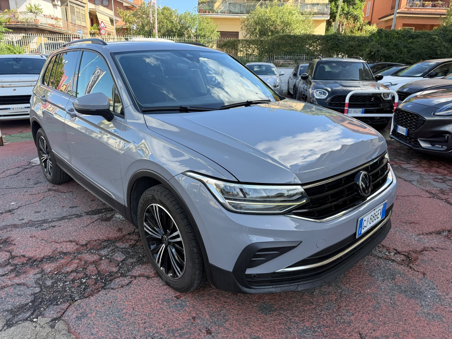 Immagine 21 - Volkswagen Tiguan 2.0 TDI 150CV SCR DSG R-LINE