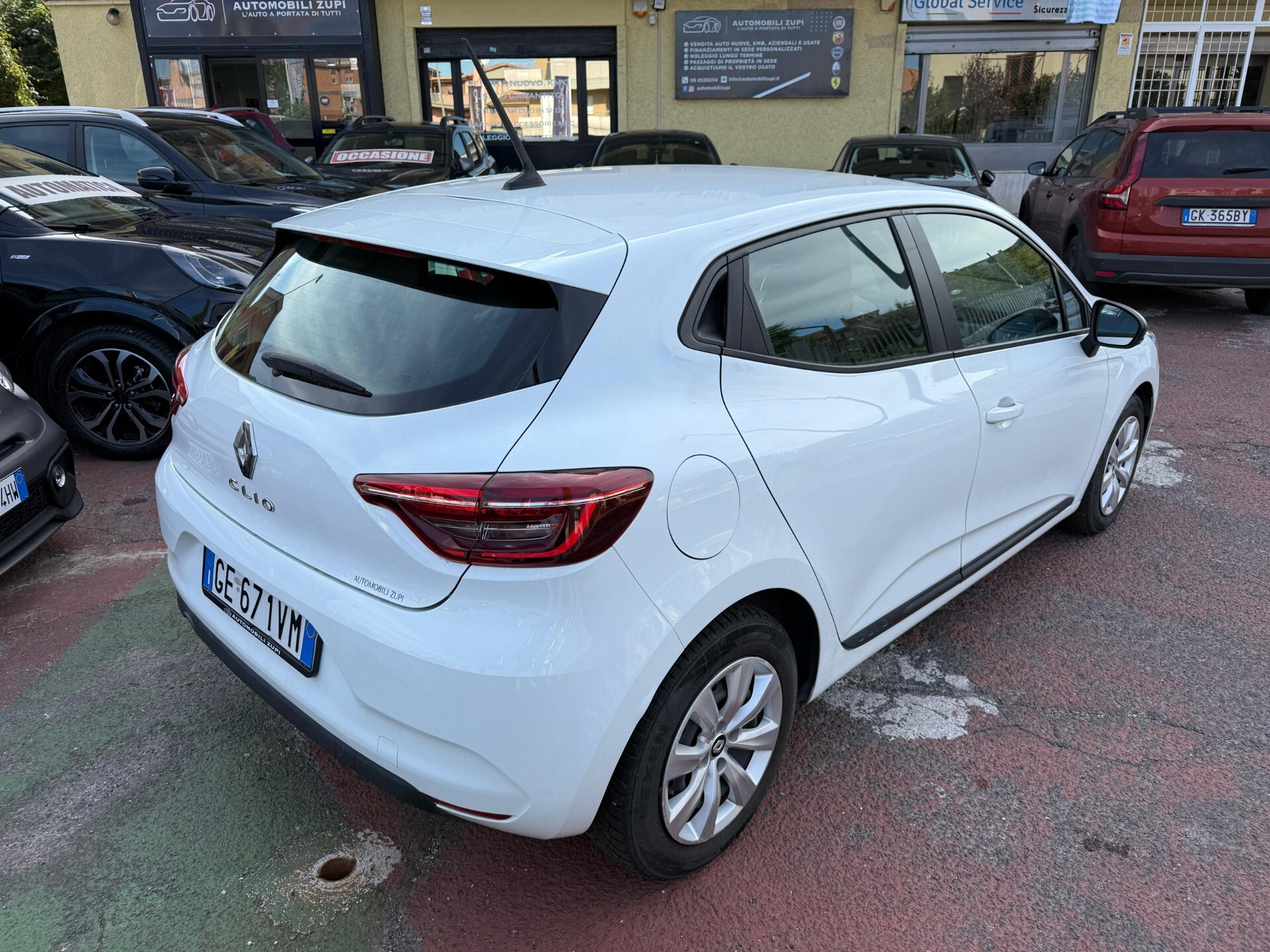 Immagine 4 - Renault Clio 65cv *ADATTA PER NEOPATENTATI*