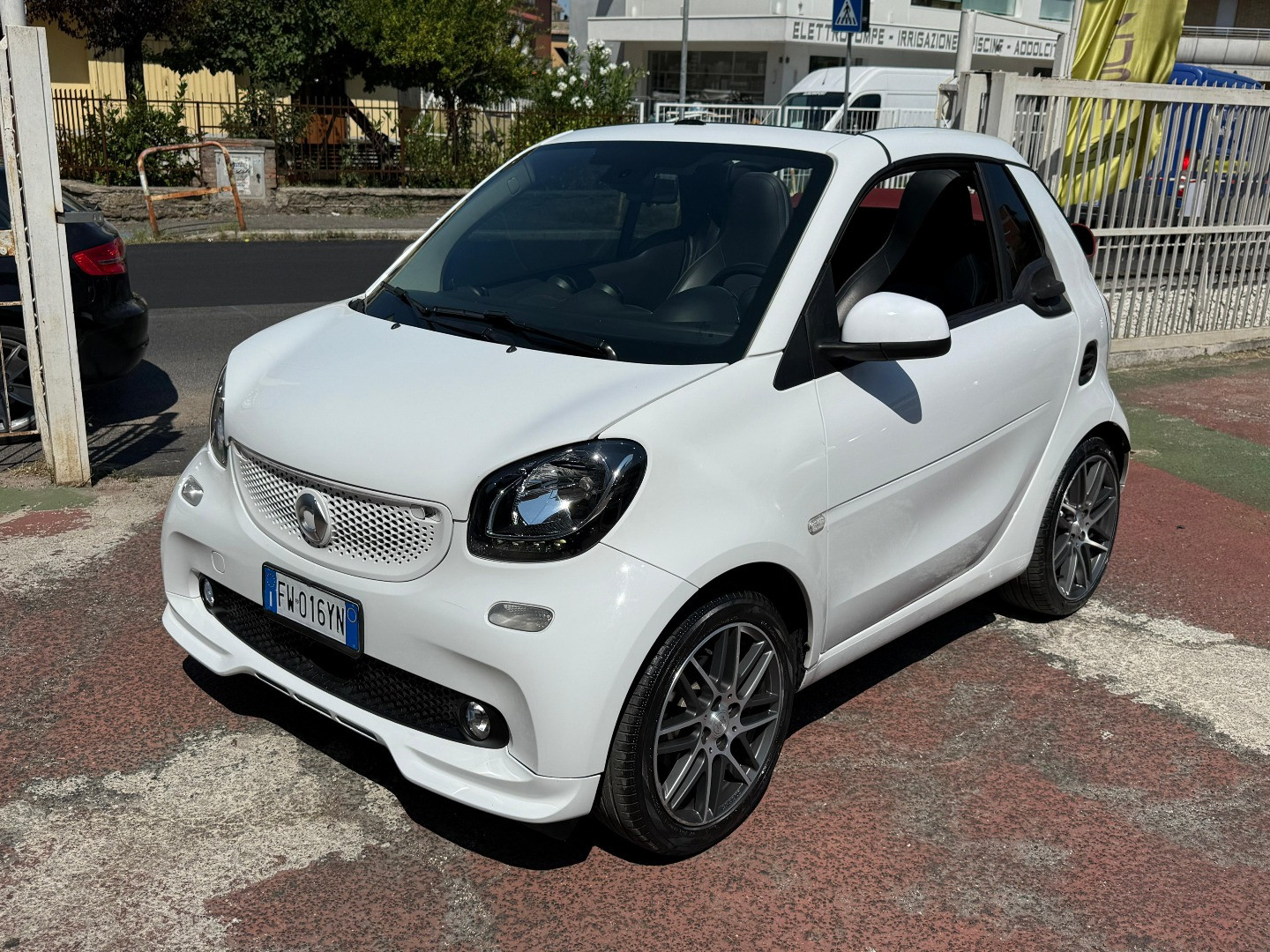 Immagine 2 - Smart ForTwo CABRIO 71cv *ALLESTIMENTO BRABUS*