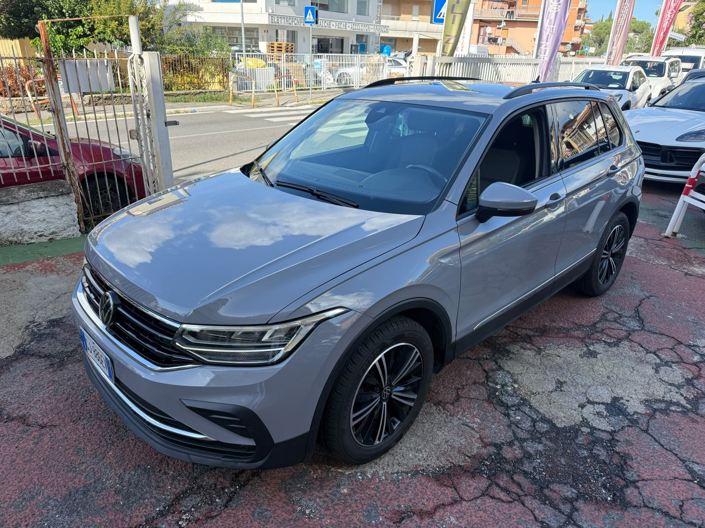 Immagine 19 - Volkswagen Tiguan 2.0 TDI 150CV SCR DSG R-LINE