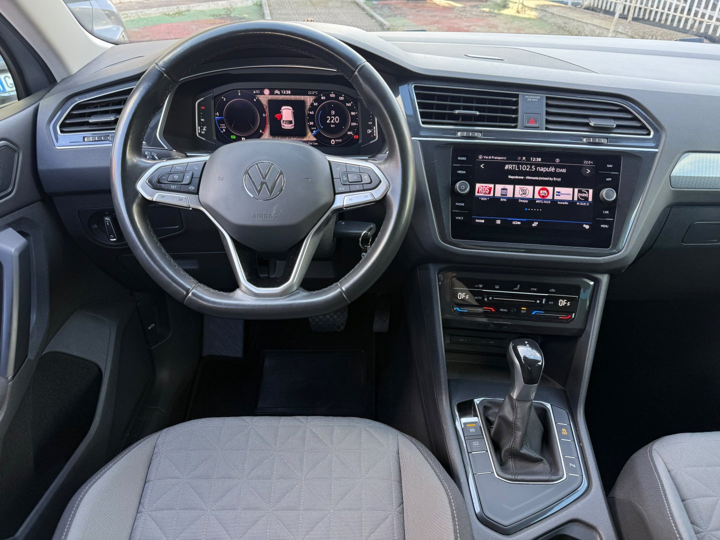 Immagine 13 - Volkswagen Tiguan 2.0 TDI 150CV SCR DSG R-LINE