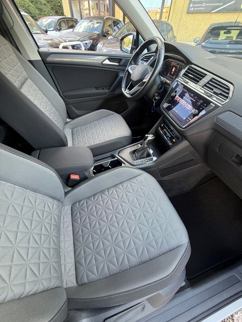Immagine 9 - Volkswagen Tiguan 2.0 TDI 150CV SCR DSG R-LINE